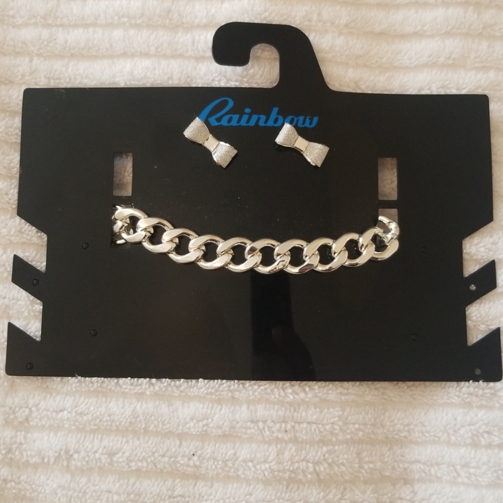 Bracelet and earring set